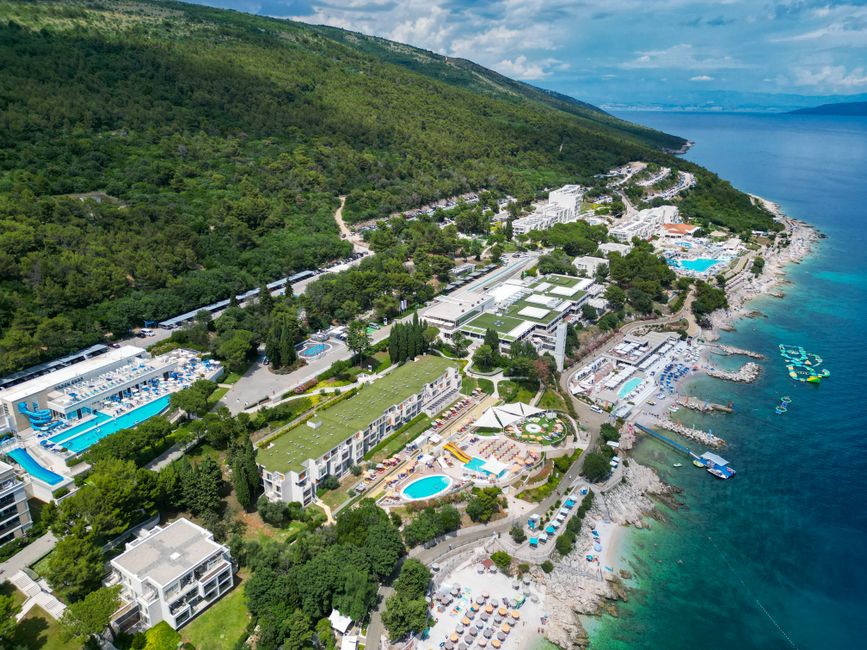 Obala u okolici Solina, sjedišta tvrtke Vrtivo